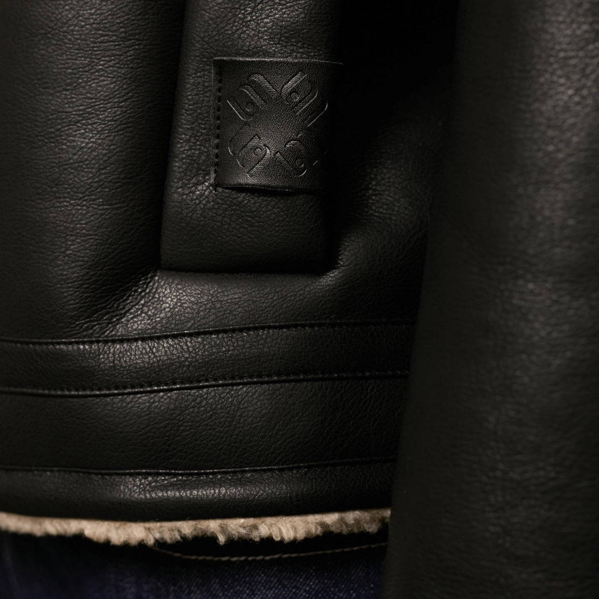 Lofty Manner - Coat Ruby - Black