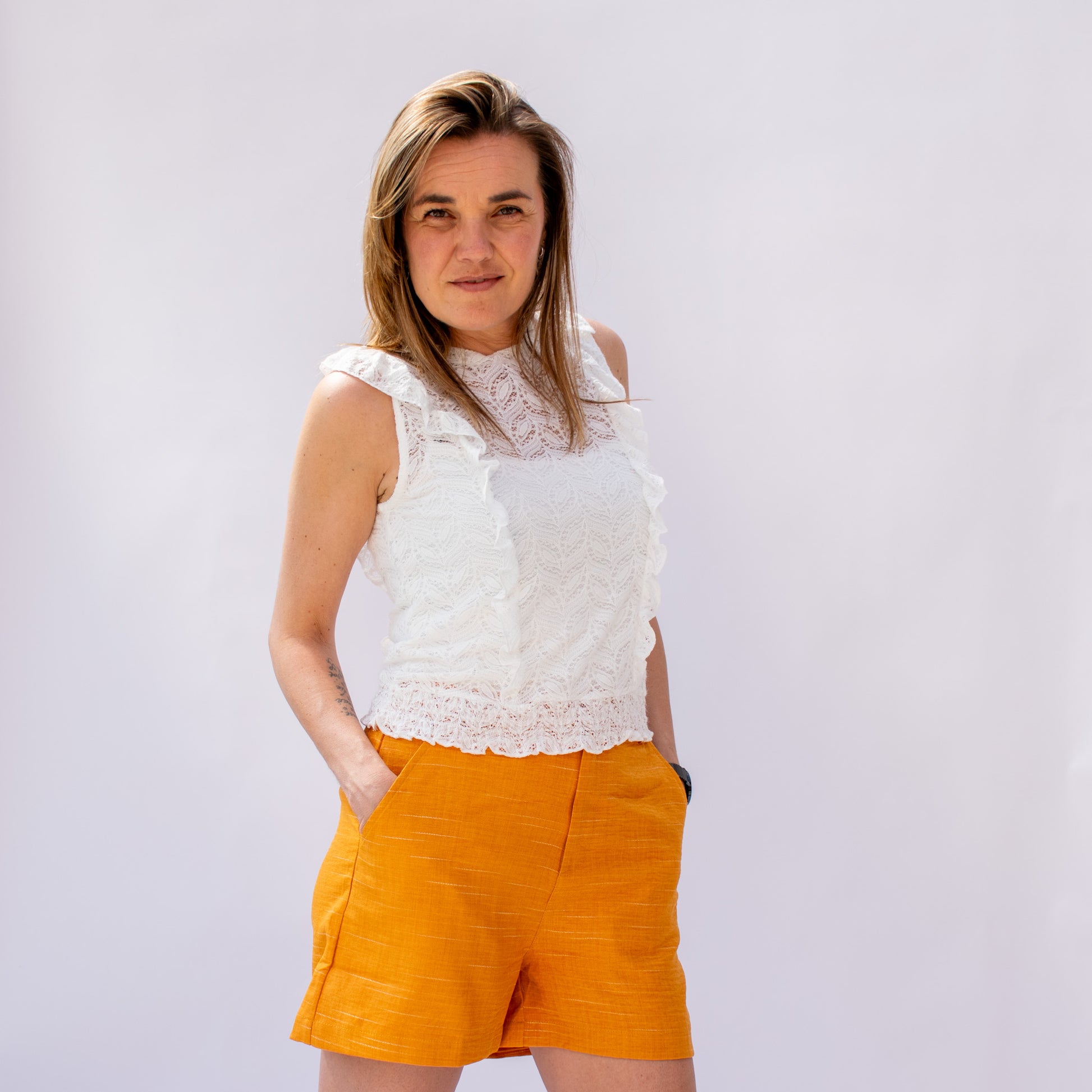 Lofty Manner Short Amma