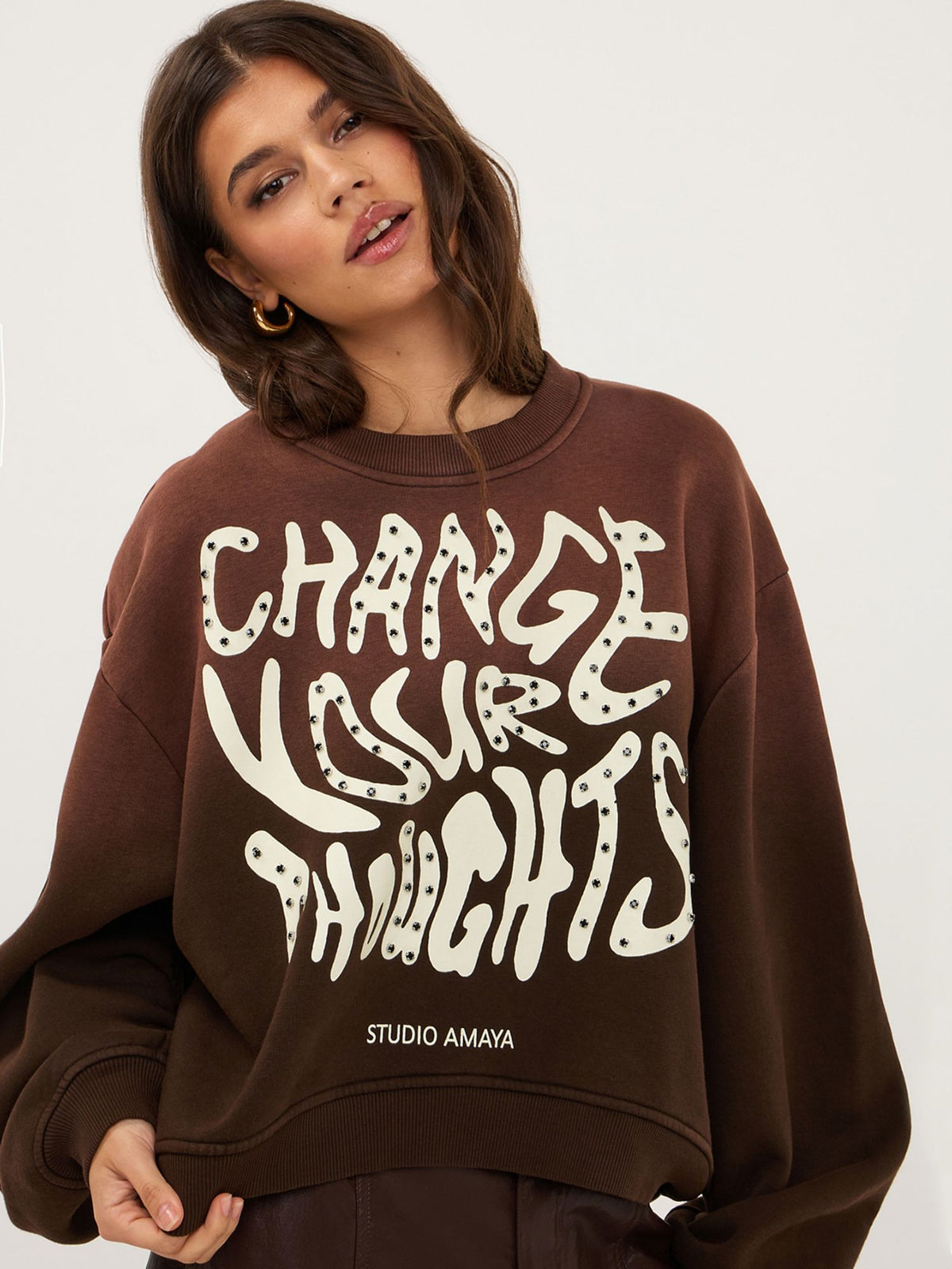 marve-amsterdam-studio-amaya-change-sweater-brown2