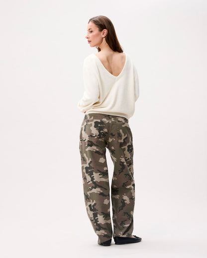 Catwalk - Junkie - Vneck - Soft Knit - Low-cut Neckline - Egret White