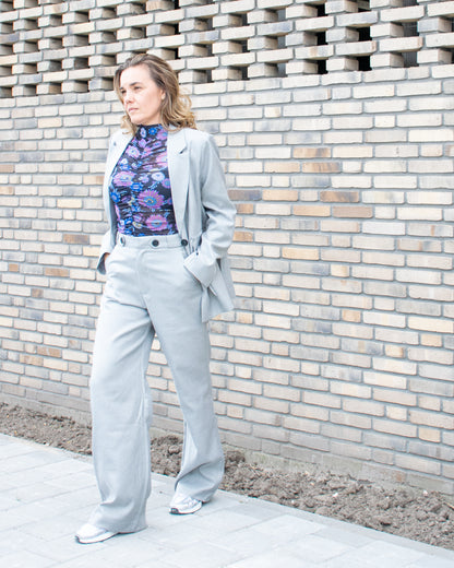 Lofty Manner  - Top Ilona - Multi Flower