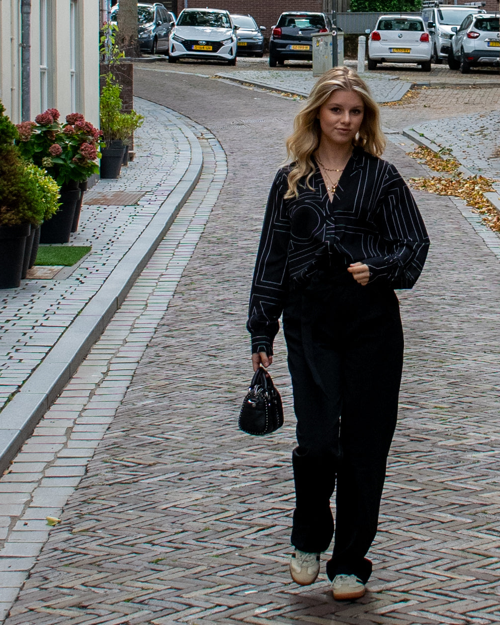 Lofty Manner - Blouse Eve - Black Graphic